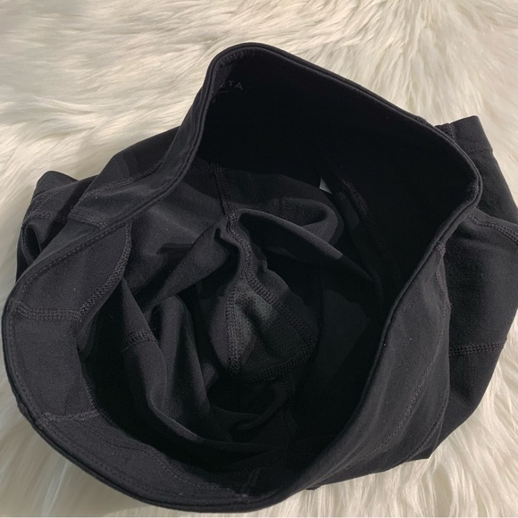 Athleta kickbooty 2 yoga workout shorts black size small - Picture 6 of 11